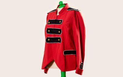 Customiza tu ropa T3 Cap 51: Cómo transformar una blazer para un look militar