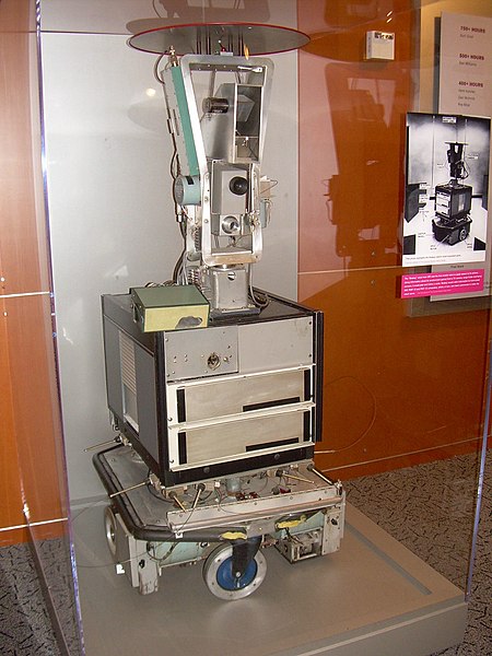 Shakey the Robot (desarrollado entre 1966-1972 en SRI International) - robótica - Computer History Museum (2007-11-10 23.16.01 por Carlo Nardone) .jpg