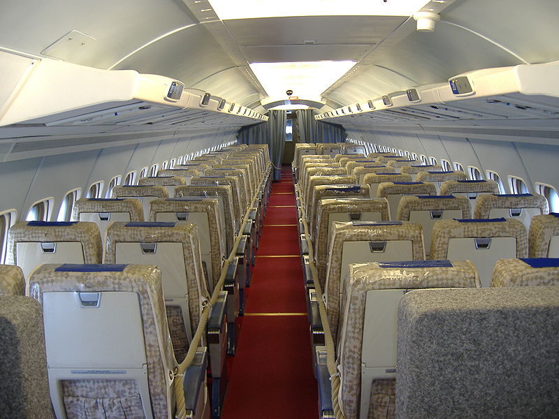 Archivo: Interior de Convair 990 operado por Swissair.jpg
